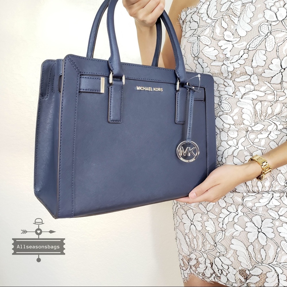 NWT Michael Kors Dillon Medium navy satchel bag - Picture 2 of 6